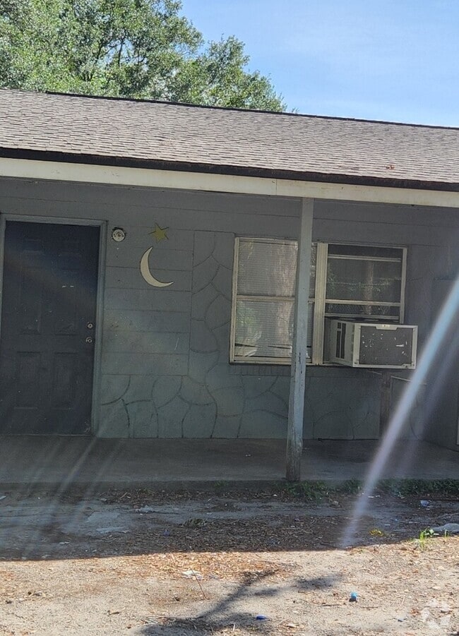 Building Photo - Stockade 3