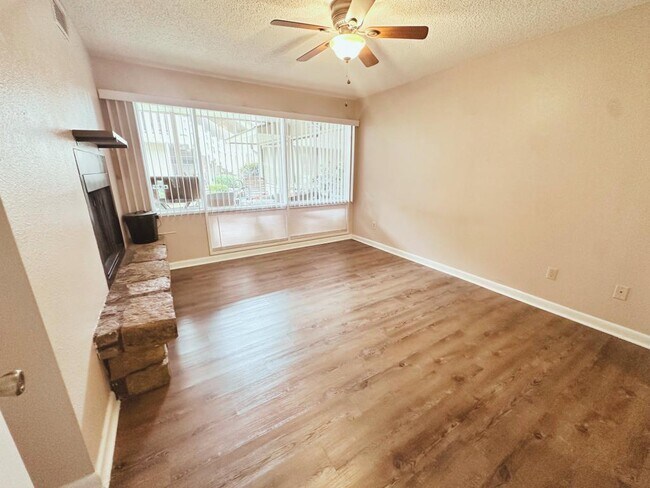 Building Photo - 100 Bayou Point