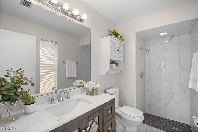 Building Photo - 9721 Deerfoot Dr