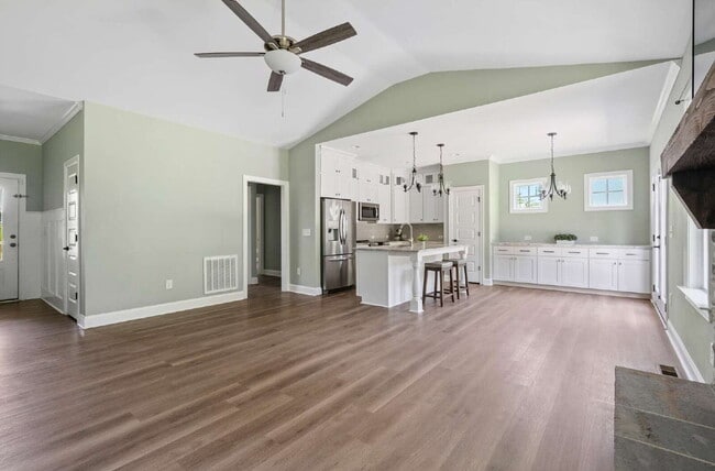 Building Photo - Charming 3-Bedroom Bunn Home with Granite ...
