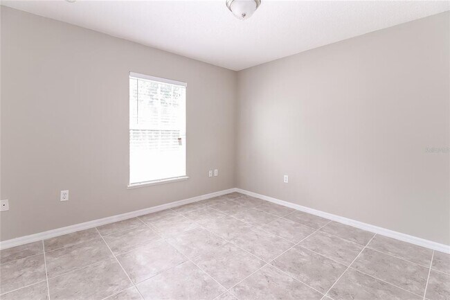 Building Photo - 927 Cambridge Ct