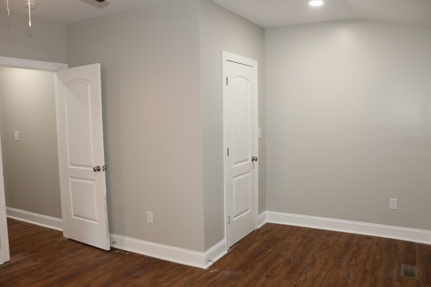 Master Bedroom - 109 Wright Ter