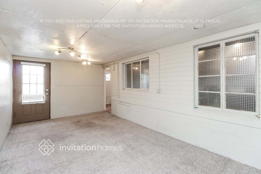 Building Photo - 1507 W Mitchell Dr