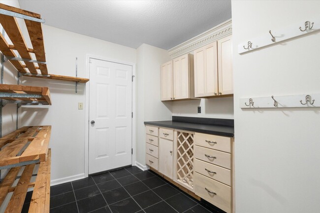 Building Photo - 4111 Watertown Pl