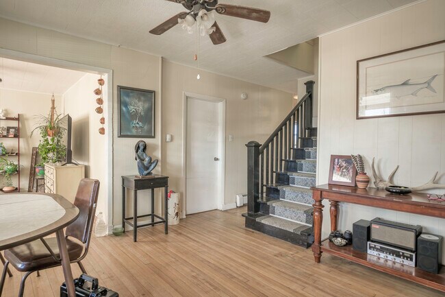 Main entry - 108 S Spruce St