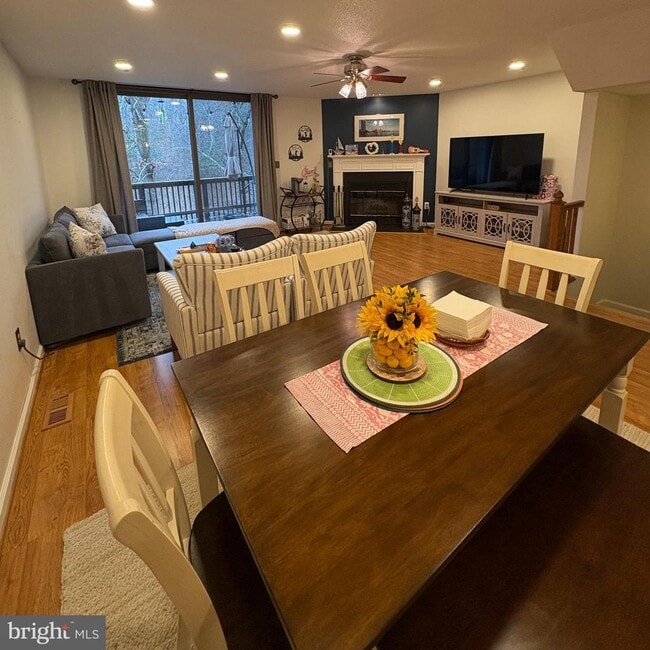 Building Photo - 46 Fishhook Ln