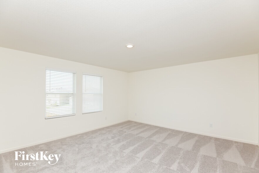 Building Photo - 8356 Hawkview Dr