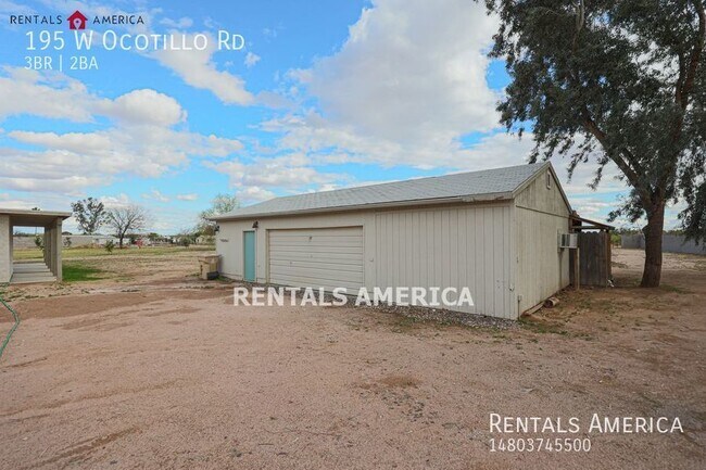 Building Photo - 3 ACRE Horse Property with 3bed 2 bath Hom...