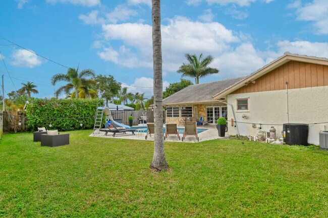 Building Photo - 1006 SE 6th St