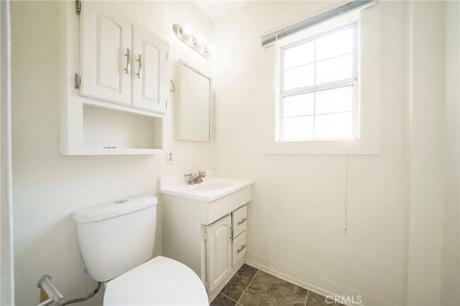 Building Photo - 5446 Columbus Ave