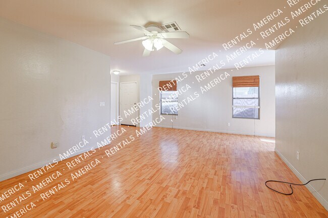 Building Photo - 1104 S 238th Dr