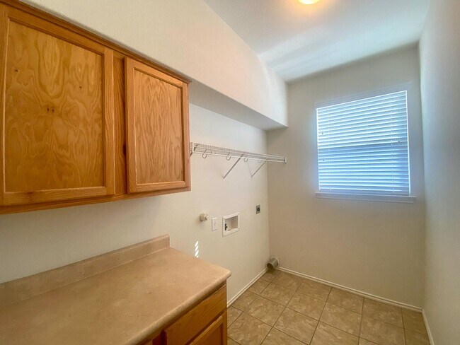 Building Photo - Amazing home with Garage and Backyard 3/2 ...