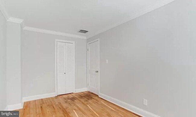 Building Photo - 1046 Elm Rd
