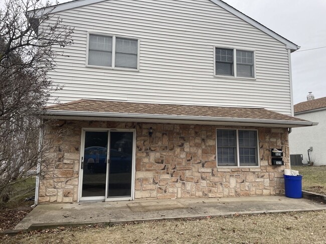 Building Photo - 323 Jefferson St