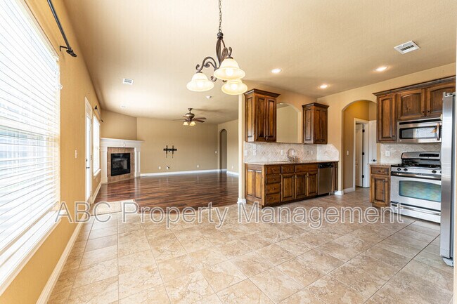 Building Photo - 126 S Angus Ln