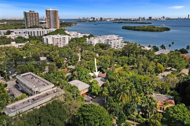 Building Photo - 669 NE 60th St