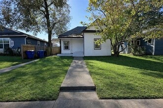 Building Photo - 522 E Woodard St