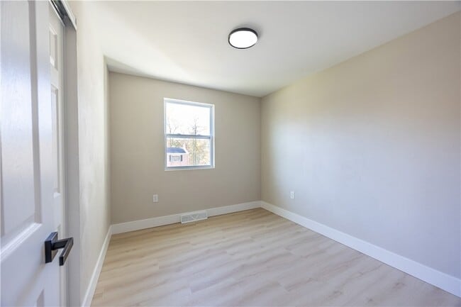 Building Photo - 476 Fielding Dr