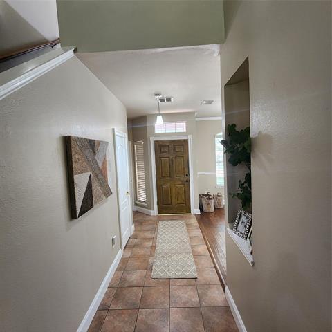 Building Photo - 1104 Summerbrook Dr