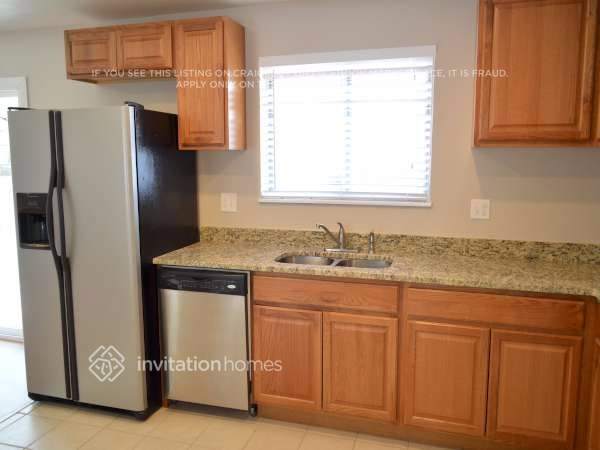 Building Photo - 11156 Forest Ave