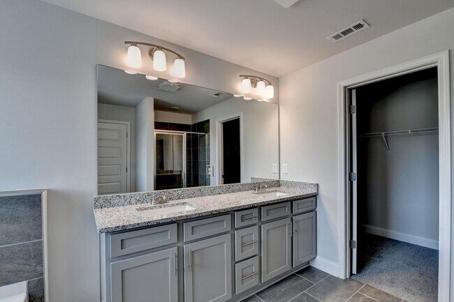 Building Photo - 7309 Yewtree Dr
