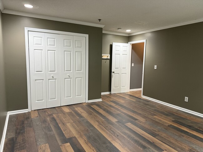 Building Photo - 127 Judd Square