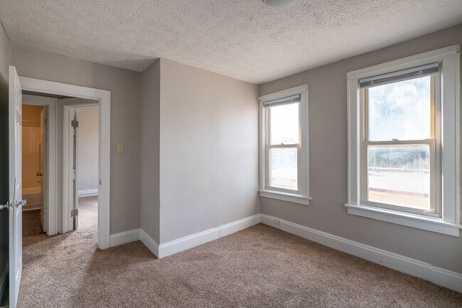 Building Photo - 1474 N 5th St