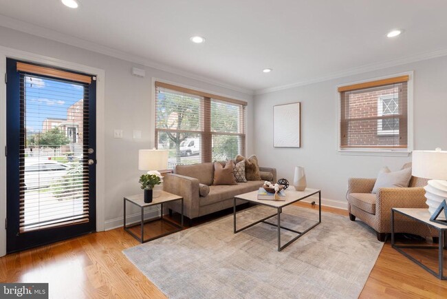 Building Photo - 5515 Chillum Pl NE