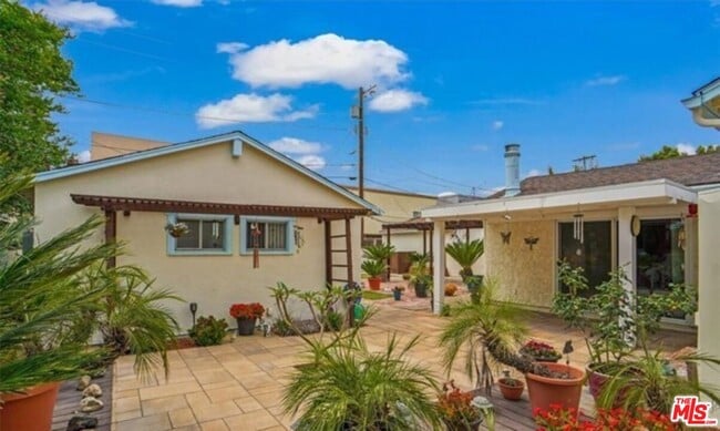 Building Photo - 6453 Montgomery Ave