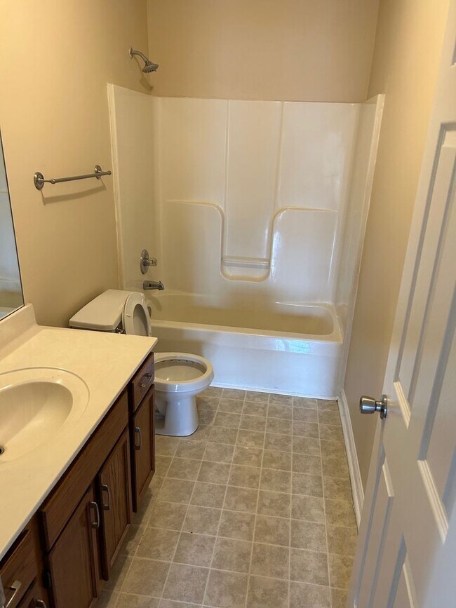 Building Photo - 3839 Jockey Dr