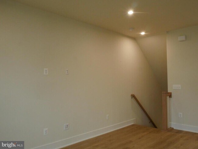Building Photo - 120 Galaxy Pl