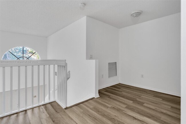 Building Photo - 106 Gables Blvd