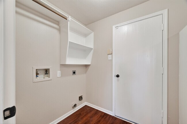 Building Photo - 5118 Cherry Blossom Dr
