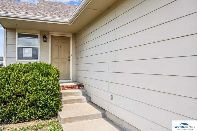 Building Photo - 3 bedroom 2 bath  - NE Wichita ***$200 Off...