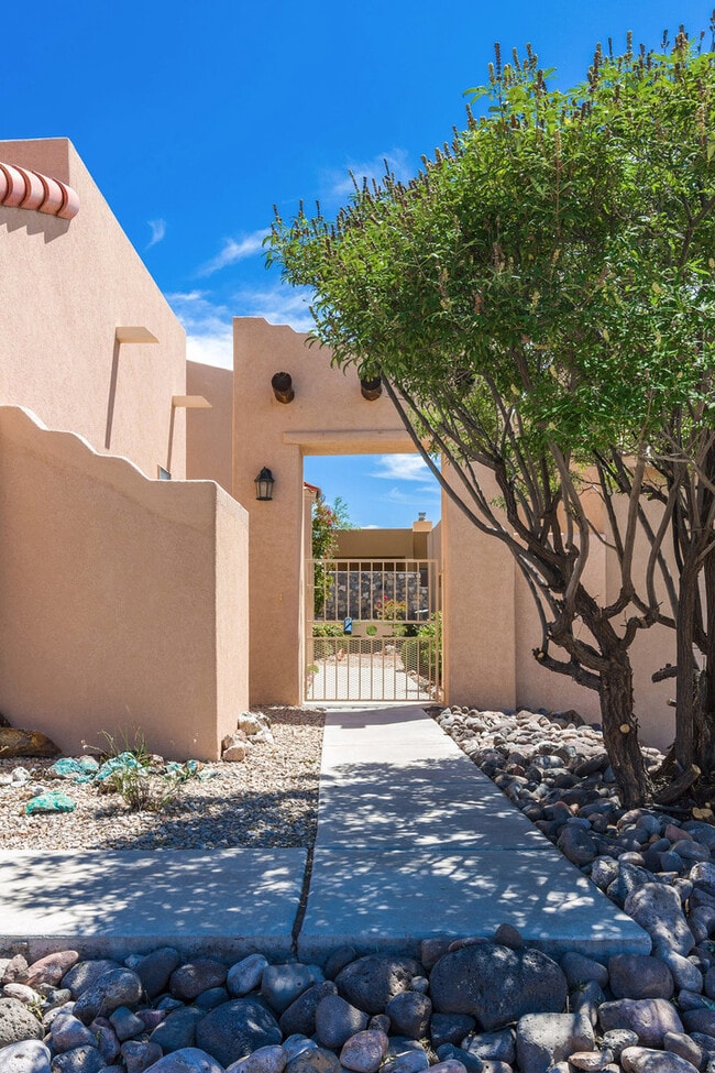 Building Photo - Beautiful Light and Bright Home located of...