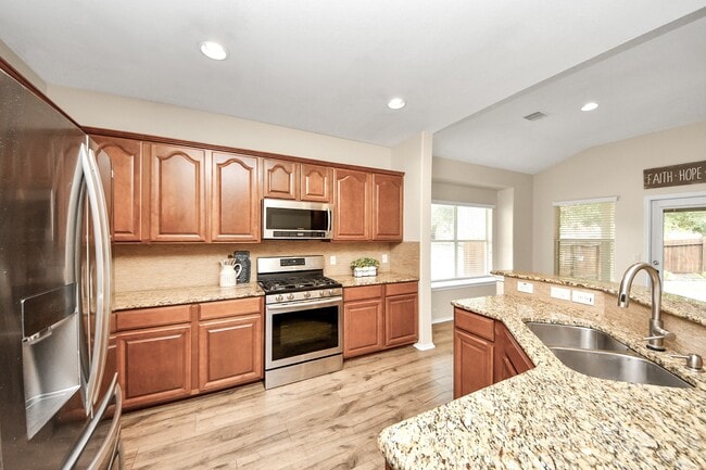 Building Photo - 6003 Baileys Run Ln