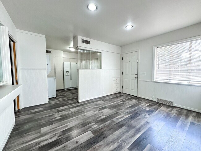 Building Photo - 3405 37th St