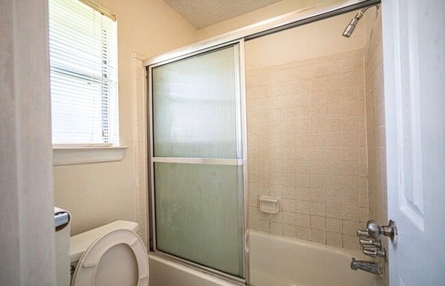 Building Photo - 6606 Felgate Creek Ct