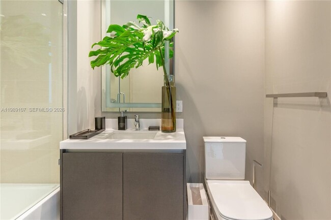 Building Photo - 851 NE 1st Ave