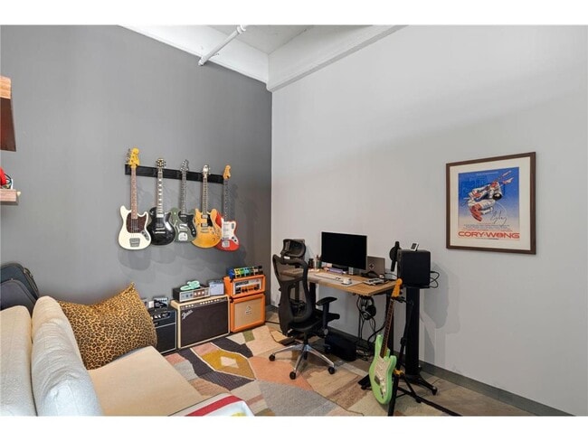 Building Photo - 700 N Washington Ave