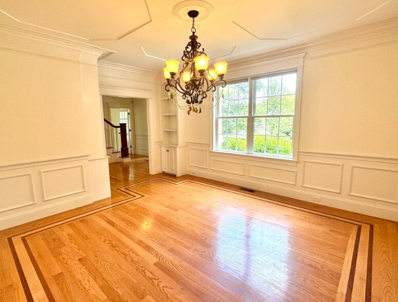 Building Photo - 5 Sollys Way