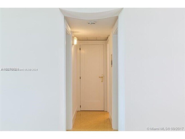 Building Photo - 301 Ocean Dr