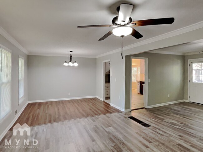 Building Photo - 411 Arrow Bend Rd