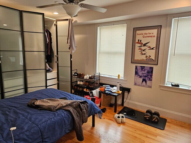 Building Photo - Immaculate 5 bed 3 bath in Lower Allston... Don't miss out..