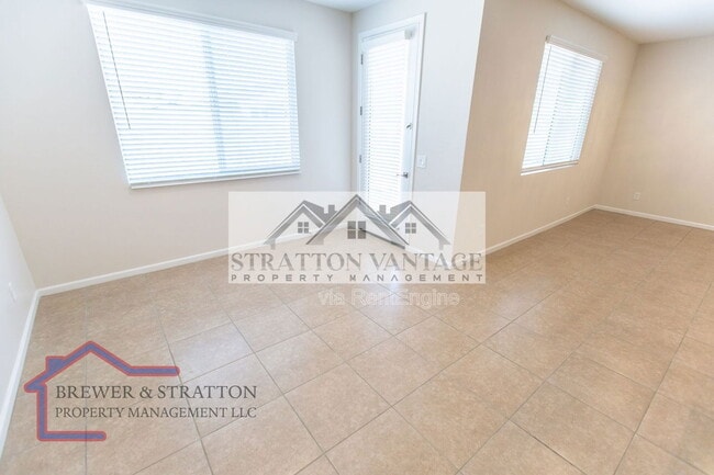 Building Photo - 2028 E Brooklyn Dr