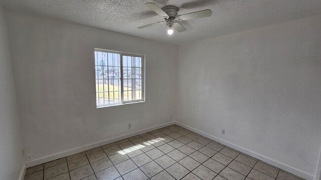 Building Photo - Coming Soon 3 Bd 1 Ba Home in East Bakersf...