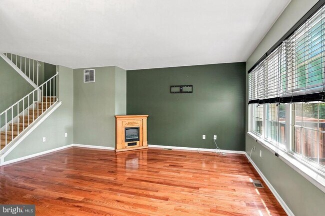 Building Photo - 40 Woodstream Ct