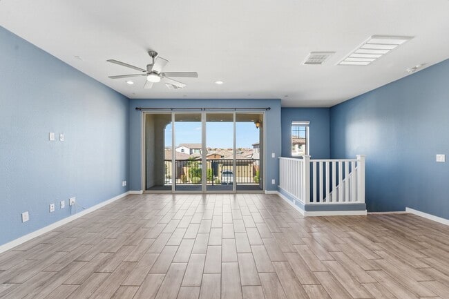 Building Photo - ** Like new Luxurious Modern townhome with 2 Master Suits in Warner Meadows**