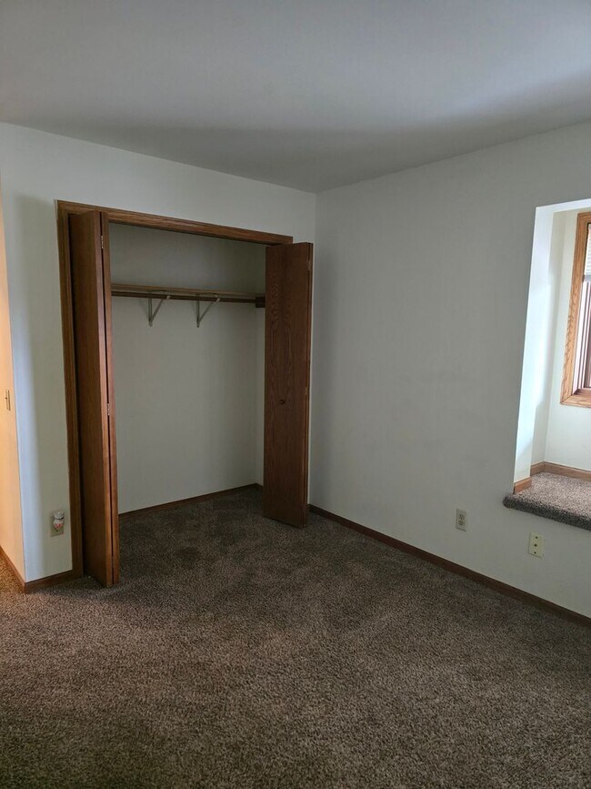 Building Photo - 1627-1629 Rustic Drive