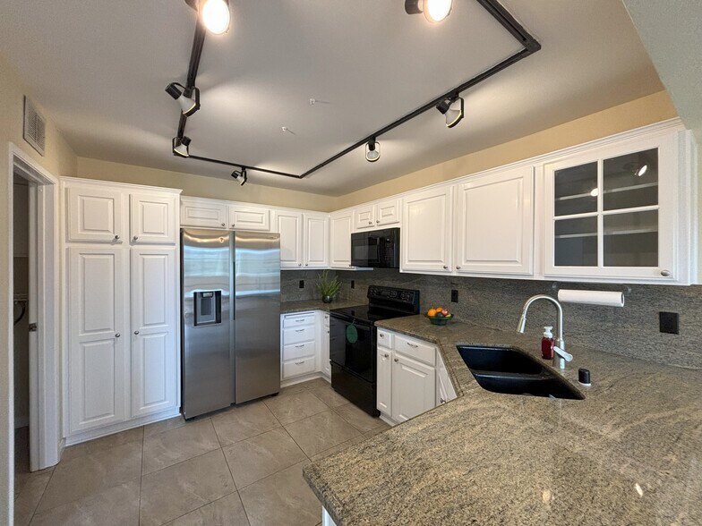 Kitchen - 2812 Camino Capistrano